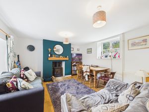 Lounge/Diner- click for photo gallery
